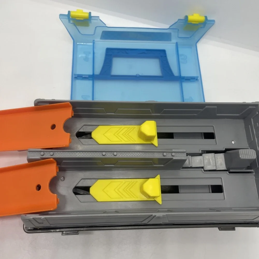 Hot Wheels Race Case Track Set Launcher 2015 CFC81‎ Play Set